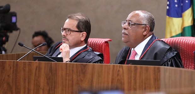 Ministro Benedito Gonçalves durante sessão de julgamentos nesta terça-feira (12)