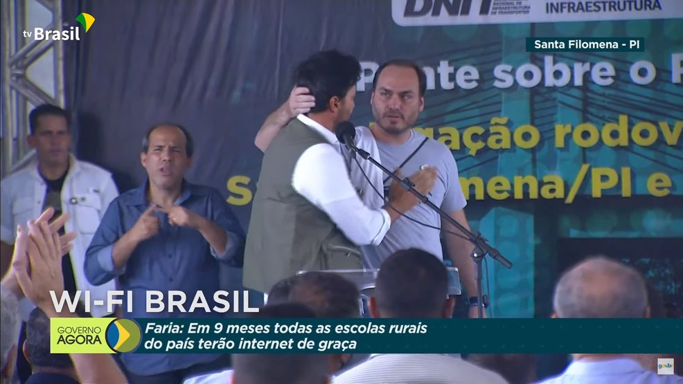 Internet chega as escolas da zona rural de Santa Filomena com propaganda bolsonarista
