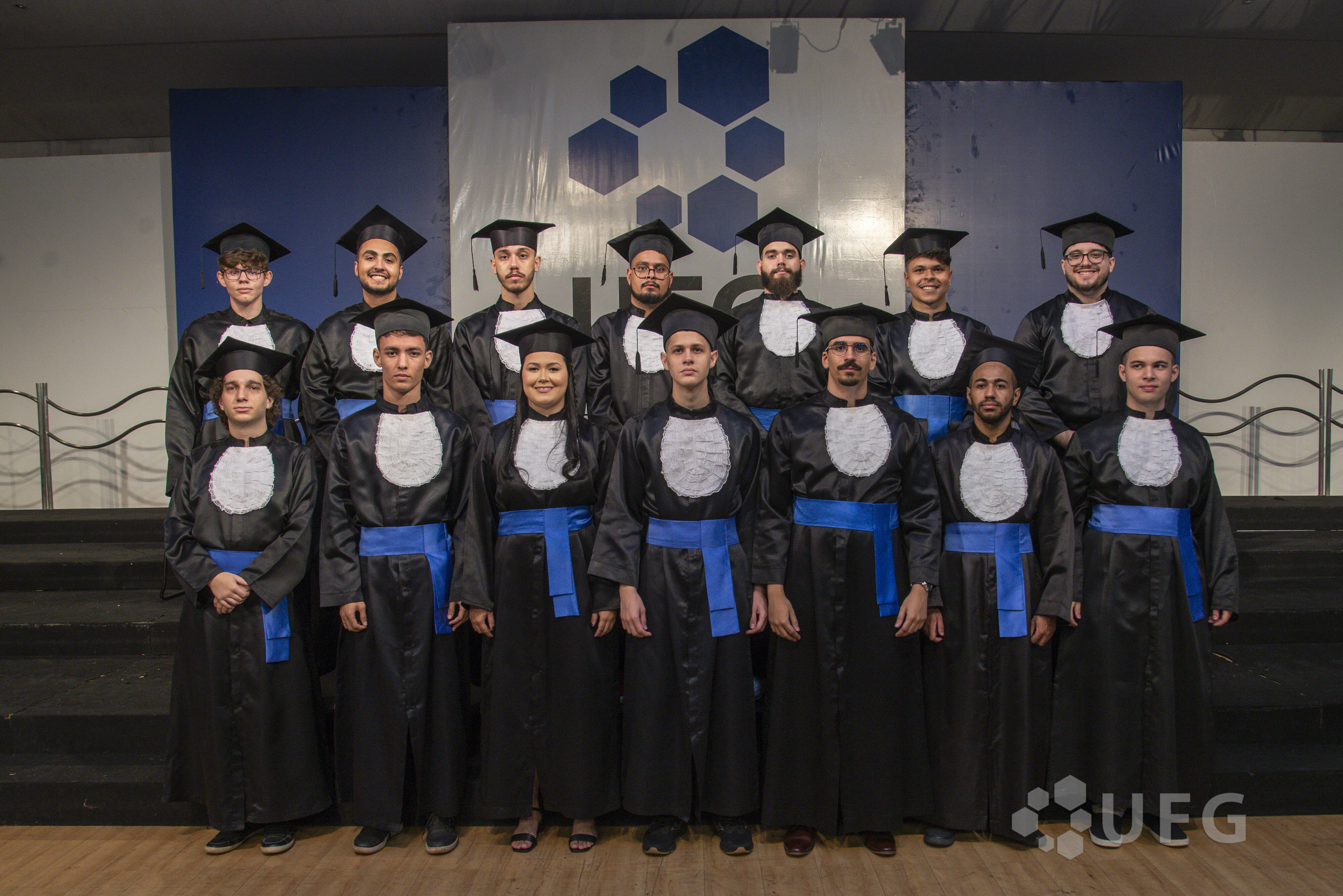 Formandos pioneiros da graduação em IA na UFG