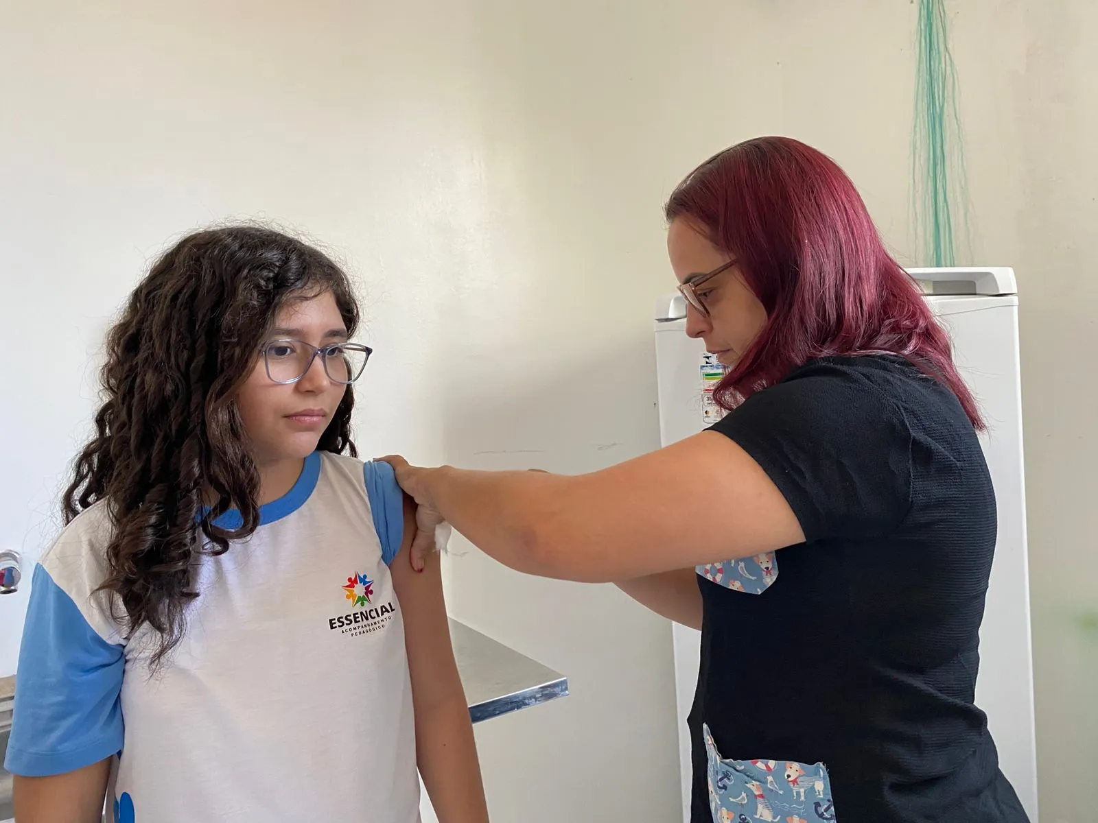 Vacina contra dengue será aplicada agora em adolescentes de 10 a 14 anos