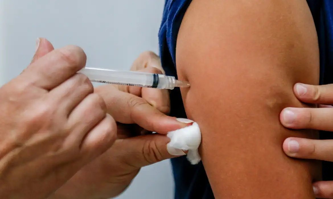 Dose da vacina contra MPOX utiliza um vírus atenuado e não replicativo