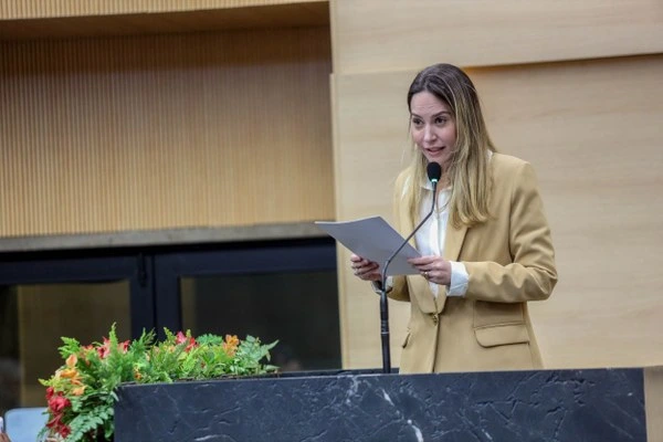 Vanessa Tapety (MDB) assume mandato de deputada na Alepi