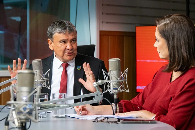 Wellington Dias durante o programa Bom Dia, Ministro