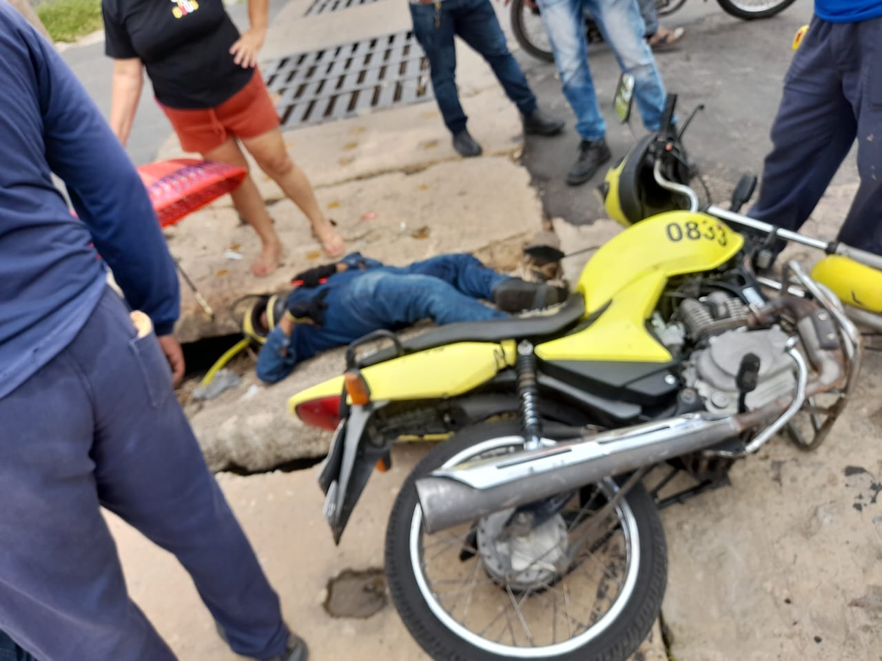 Motociclista levou dois tiros na frente da Ambev