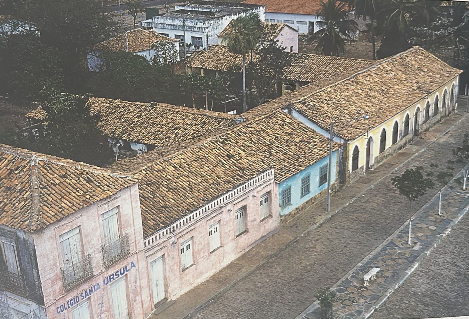 Detalhe - telhados a praça Bona Primo, Campo Maior