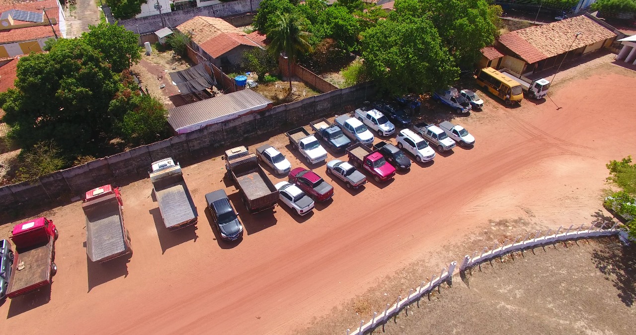 Carros alugados pelo município de Piracuruca