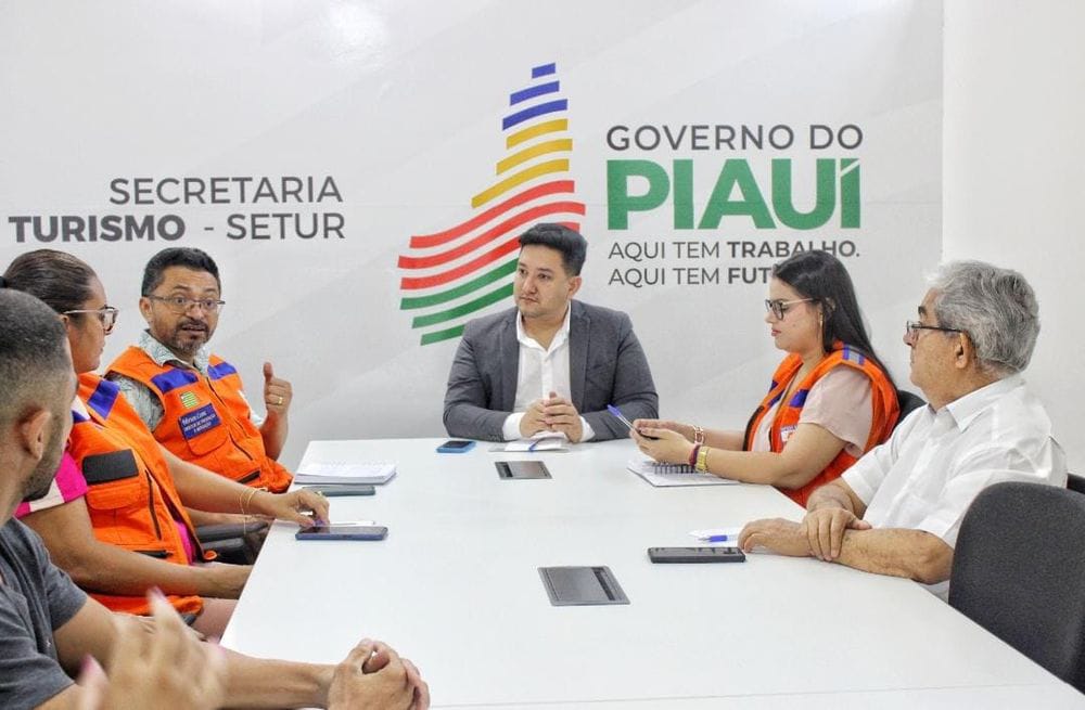Reunião de representantes da Secretaria de Turismo do Piauí (SETUR) e Secretaria de Defesa Civil para campanha do Banho Seguro