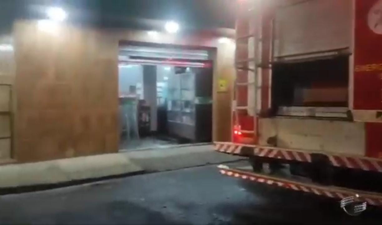 Supermercado tem foco de incêndio durante a madrugada