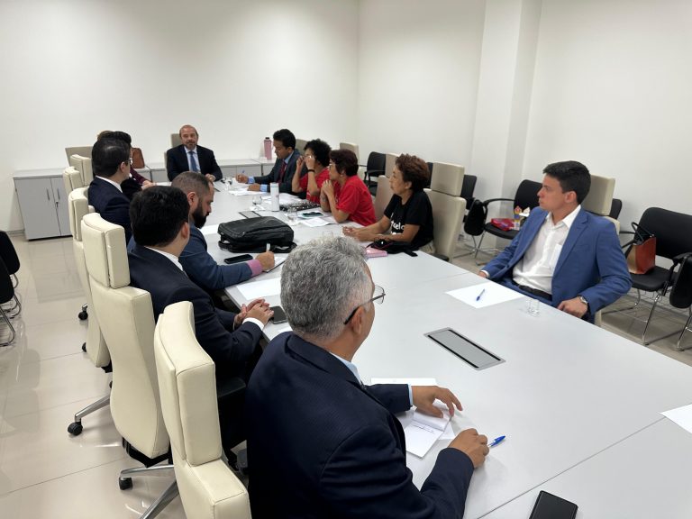 Reunião entre Governo do Piauí e docentes da UESPI