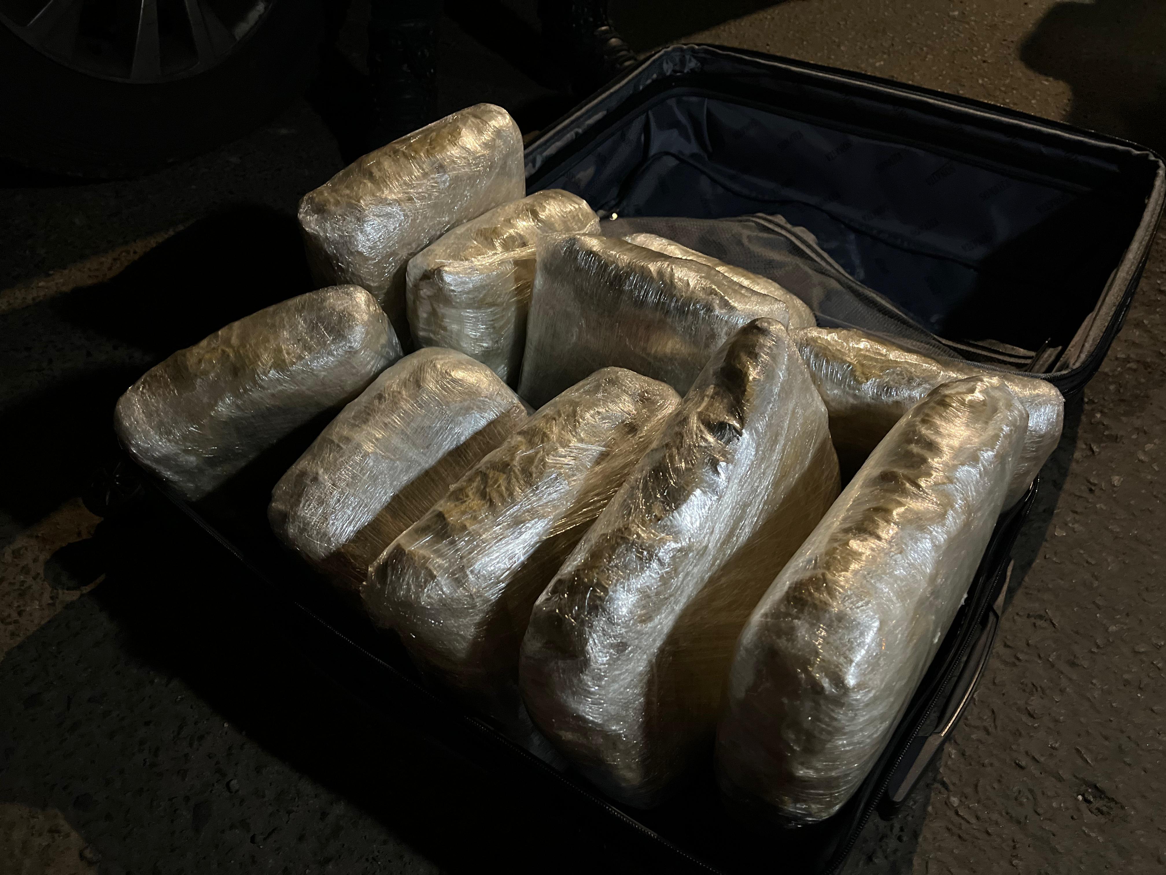 Polícia apreendeu droga avaliada em R$ 400 mil em ônibus de viagem