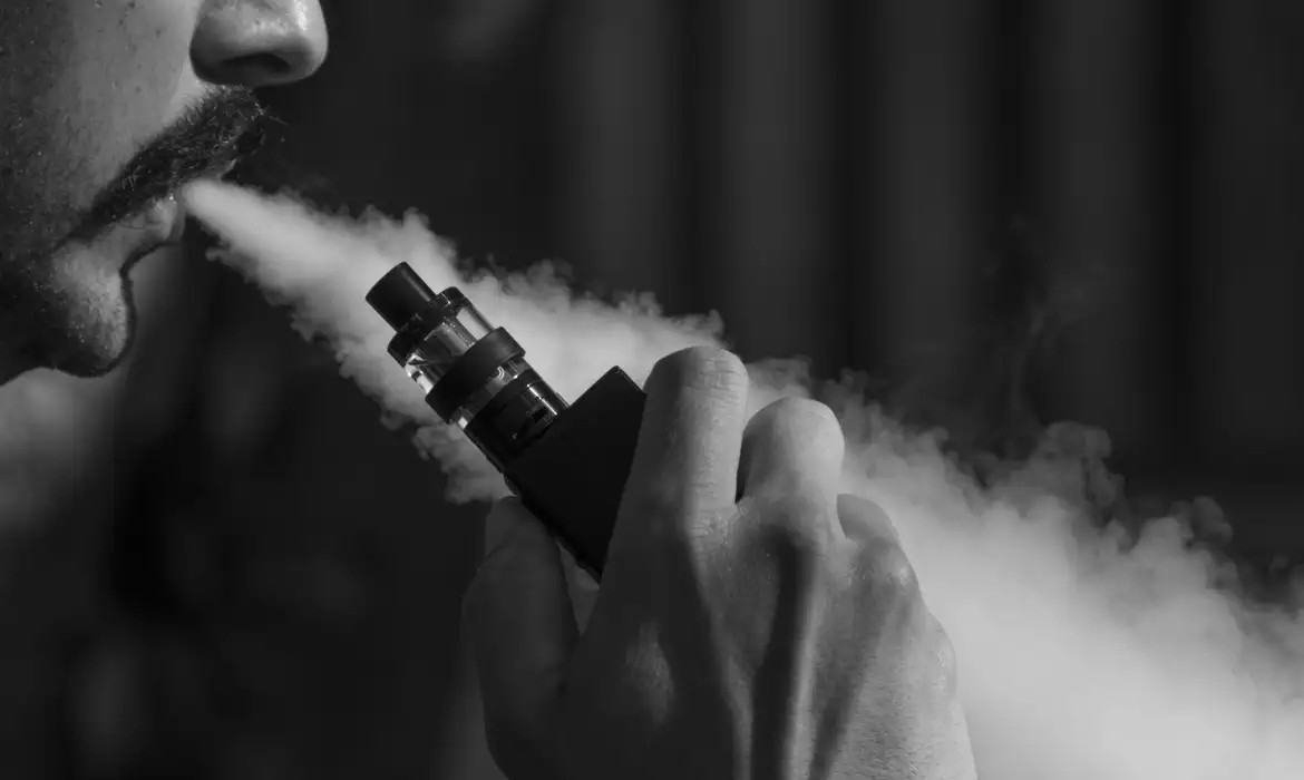 Anvisa mantém comercialização de cigarros eletrônicos