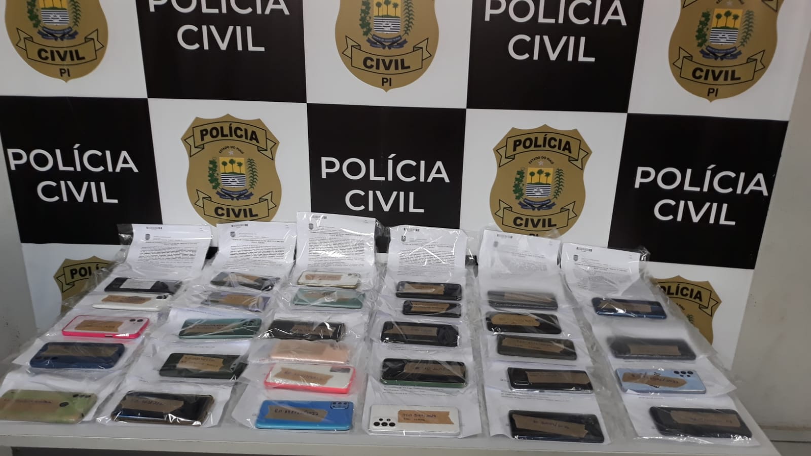 Celulares recuperados pela Polícia CIvil