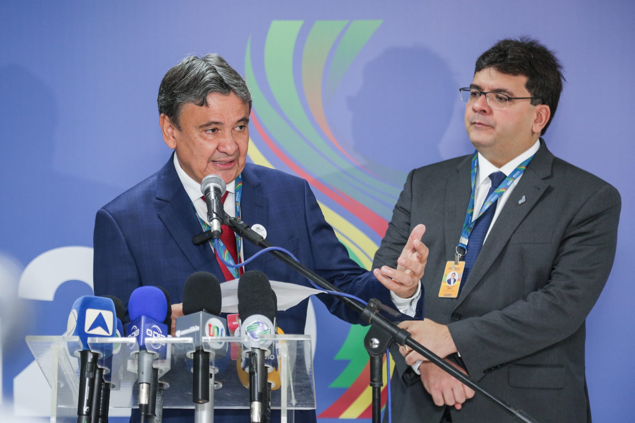O ministro Wellington Dias e o governador Rafael Fonteles durante coletiva de imprensa