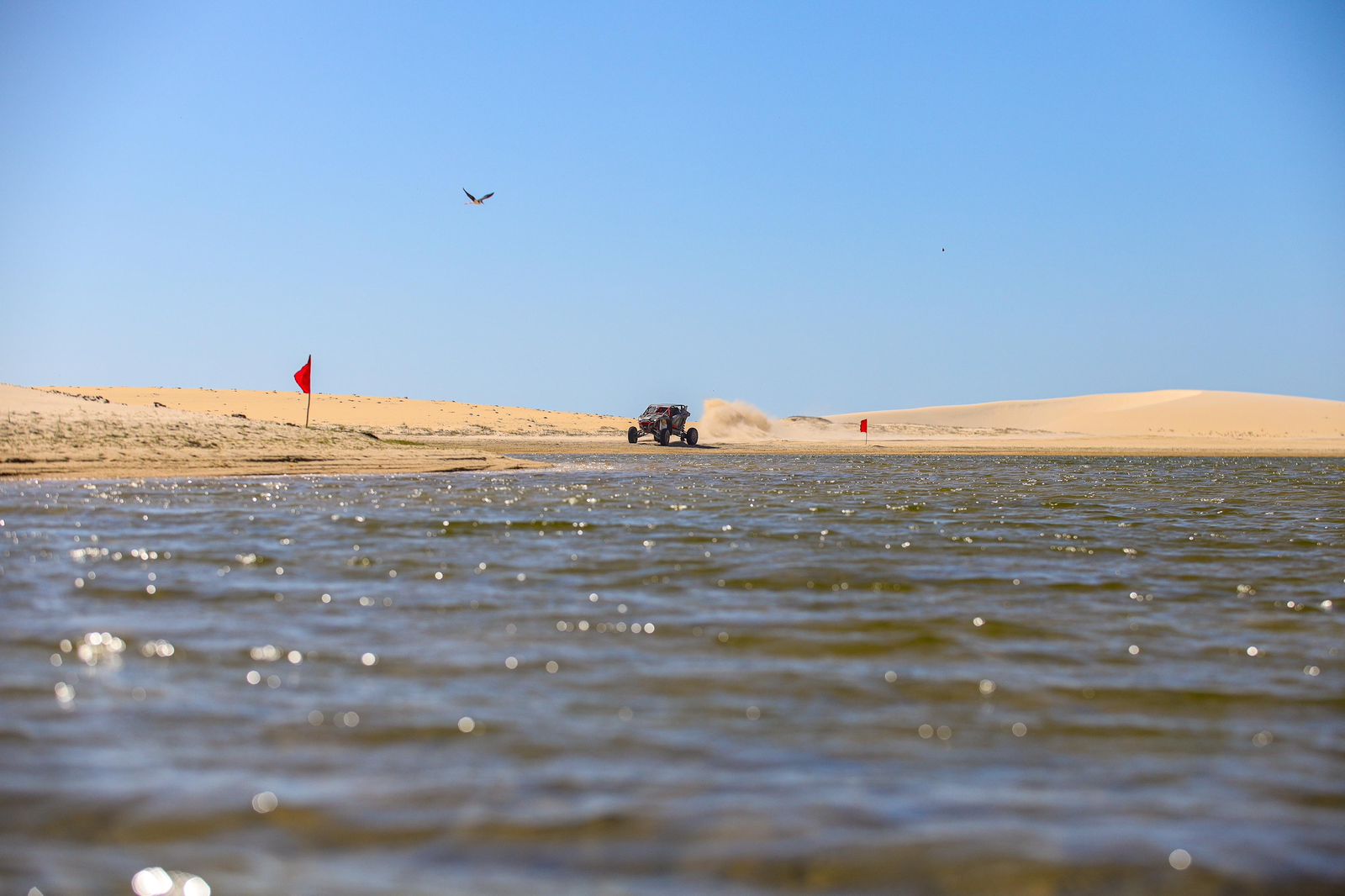 Lençóis Piauienses formam um cenário paradisíaco no litoral do Piauí