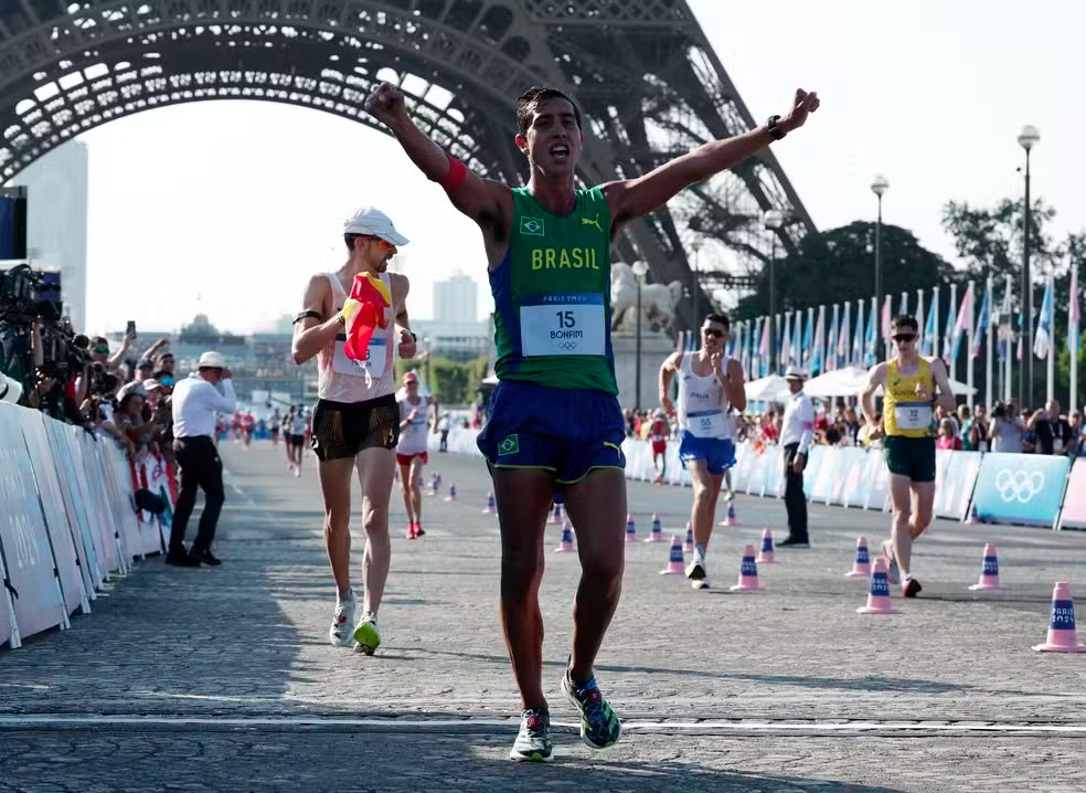 Caio Bonfim conquista a prata em Paris