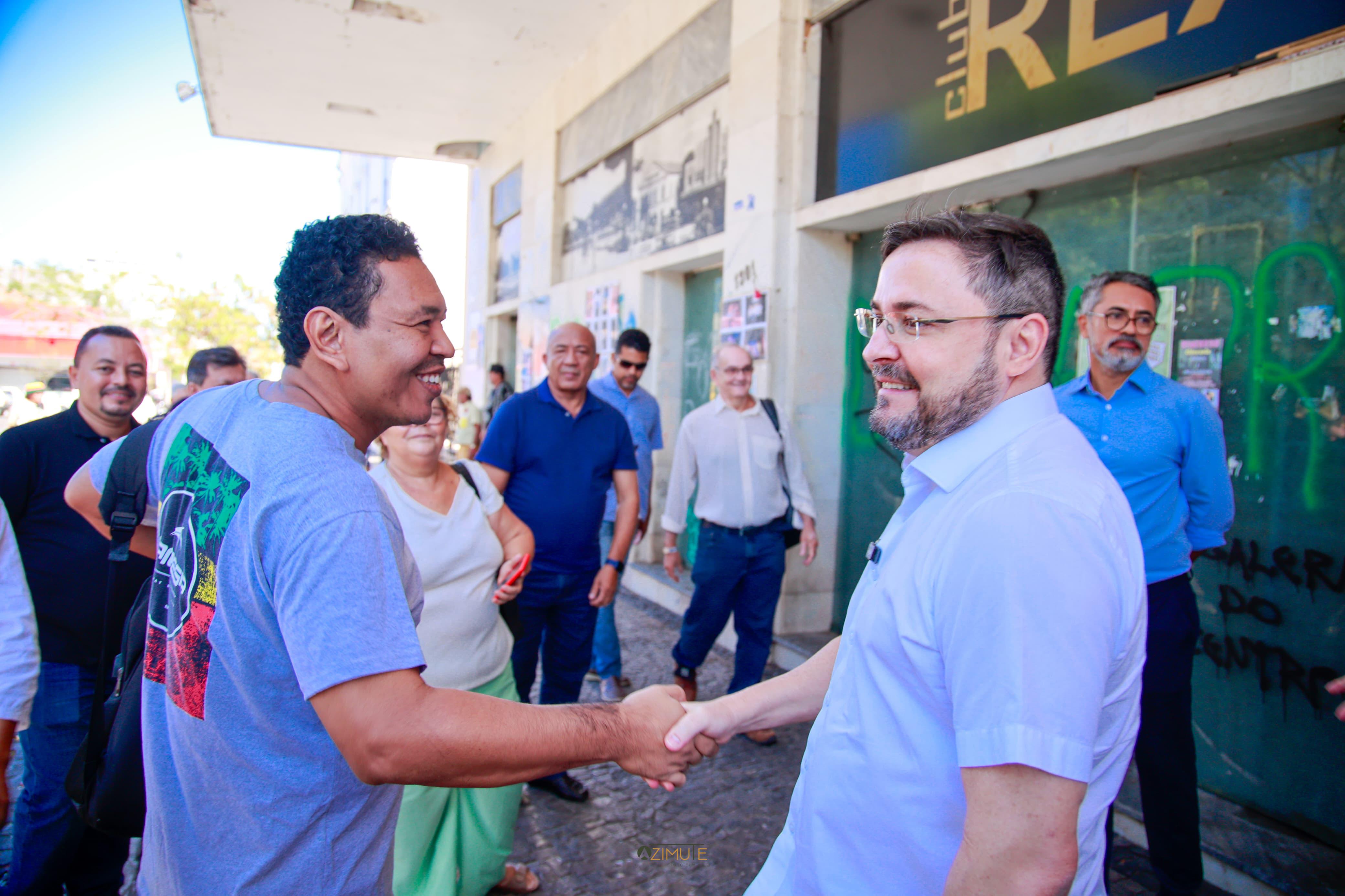 Fábio Novo visitou o prédio do Cine Rex, que será desapropriado