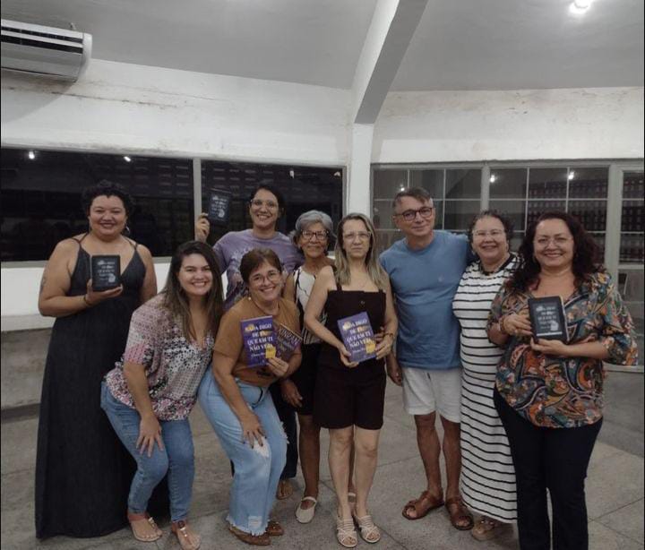 O Leia Mulheres é um clube de livro que promove visibilidade para autoras femininas