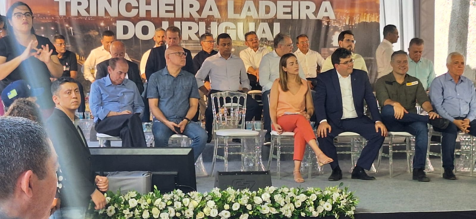 Diversas autoridades estiveram presentes na inauguração do rebaixamento da Avenida João XXIII