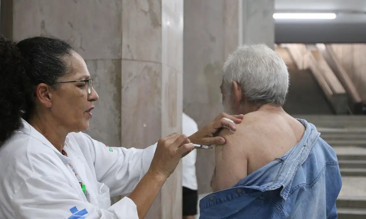 Fiocruz alerta para aumento de casos de covid-19 no país