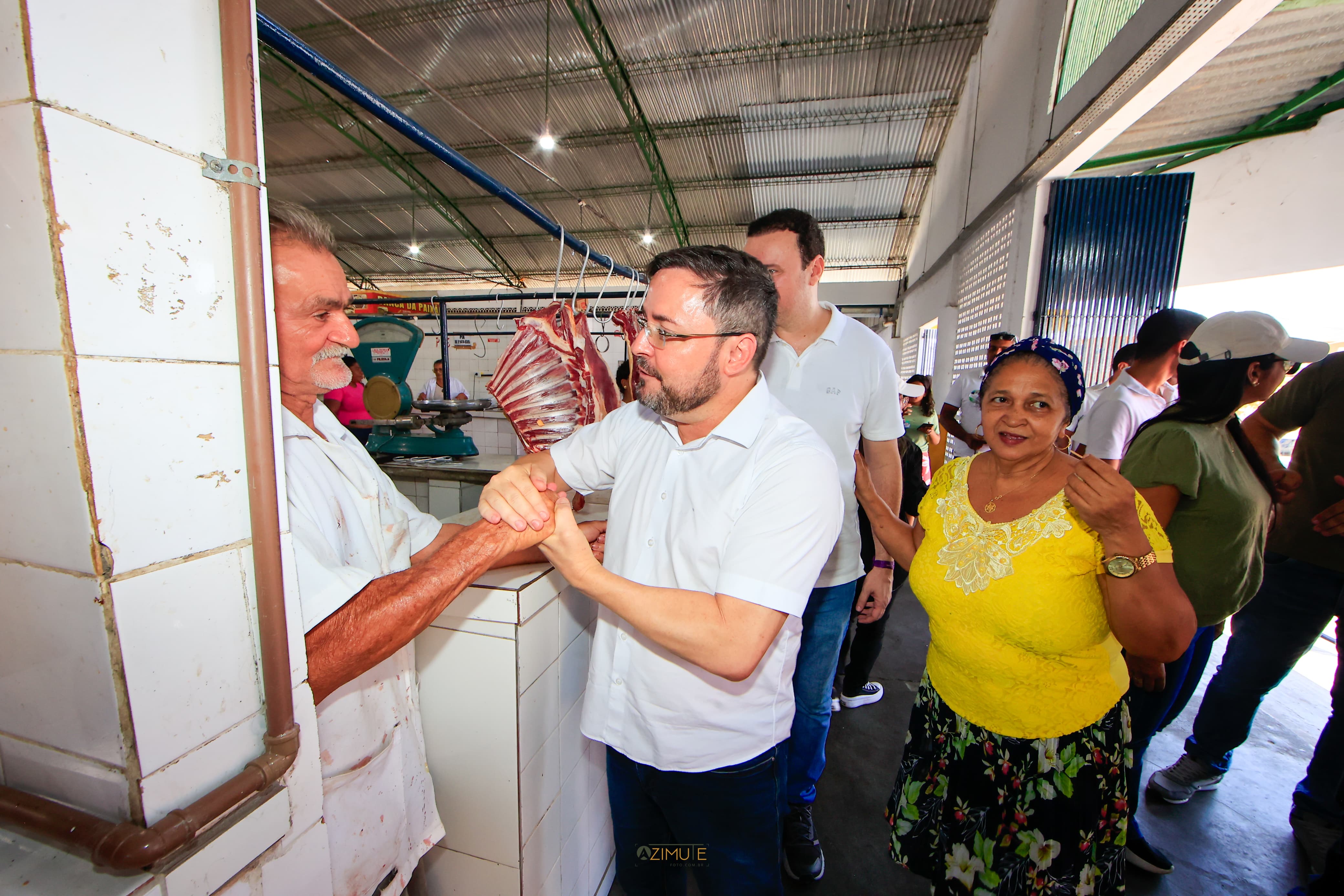 Fábio Novo em visita ao Mercado da Piçarra