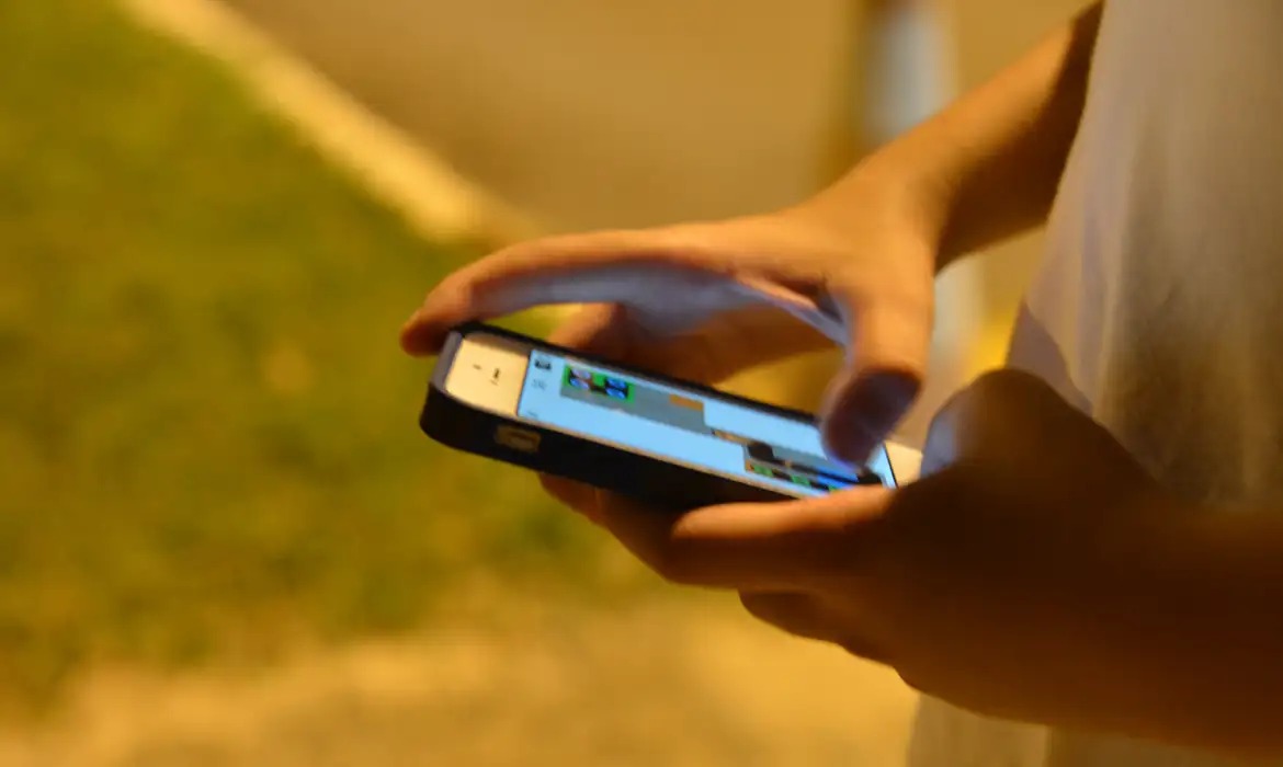 Empresas não protegem crianças na internet