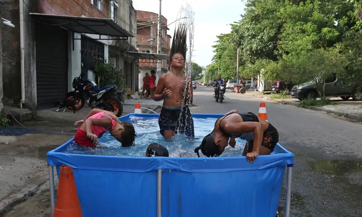 Crianças e adolescentes sofrem com mudanças climáticas