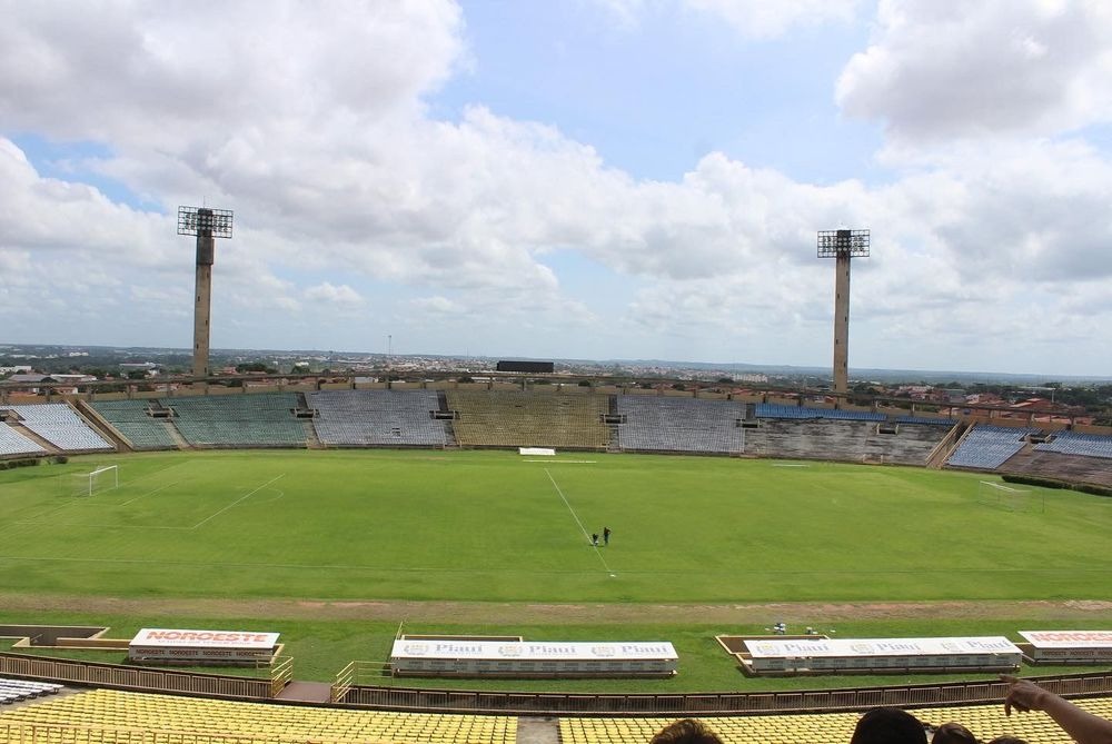 Estádio Governador Alberto Tavares Silva, o Albertão.