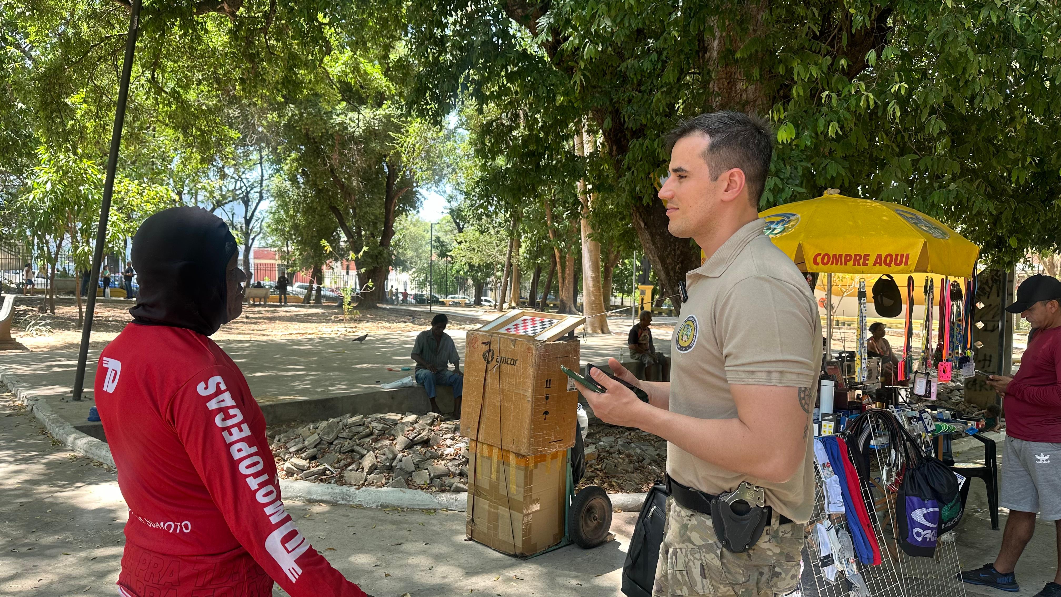 Policiais realizaram ações na Praça da Bandeira