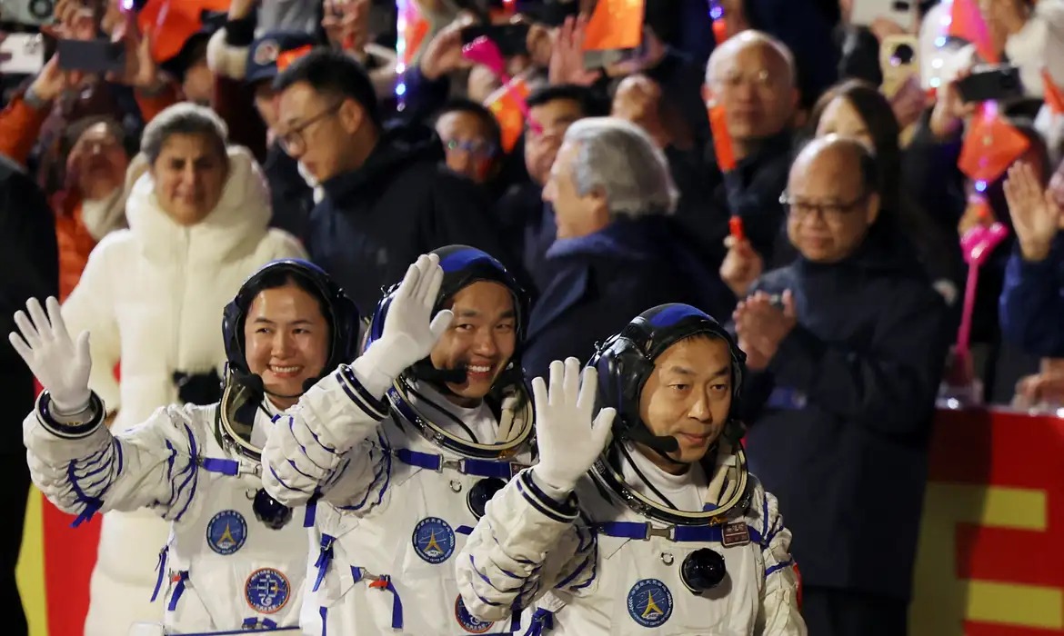 Astronautas chineses