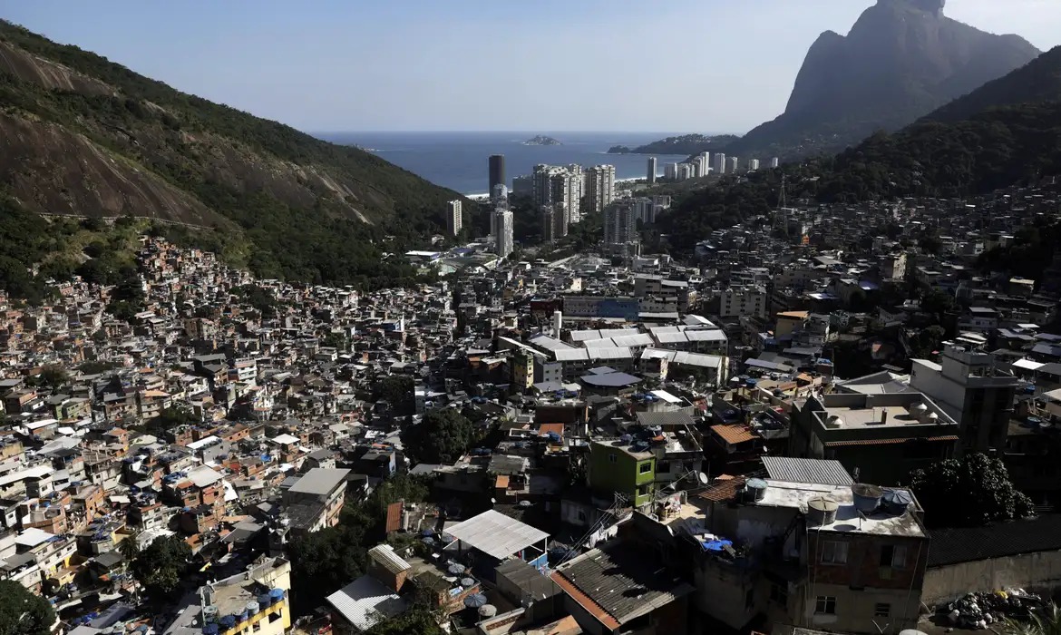 Censo revela quais são as 20 maiores favelas do país