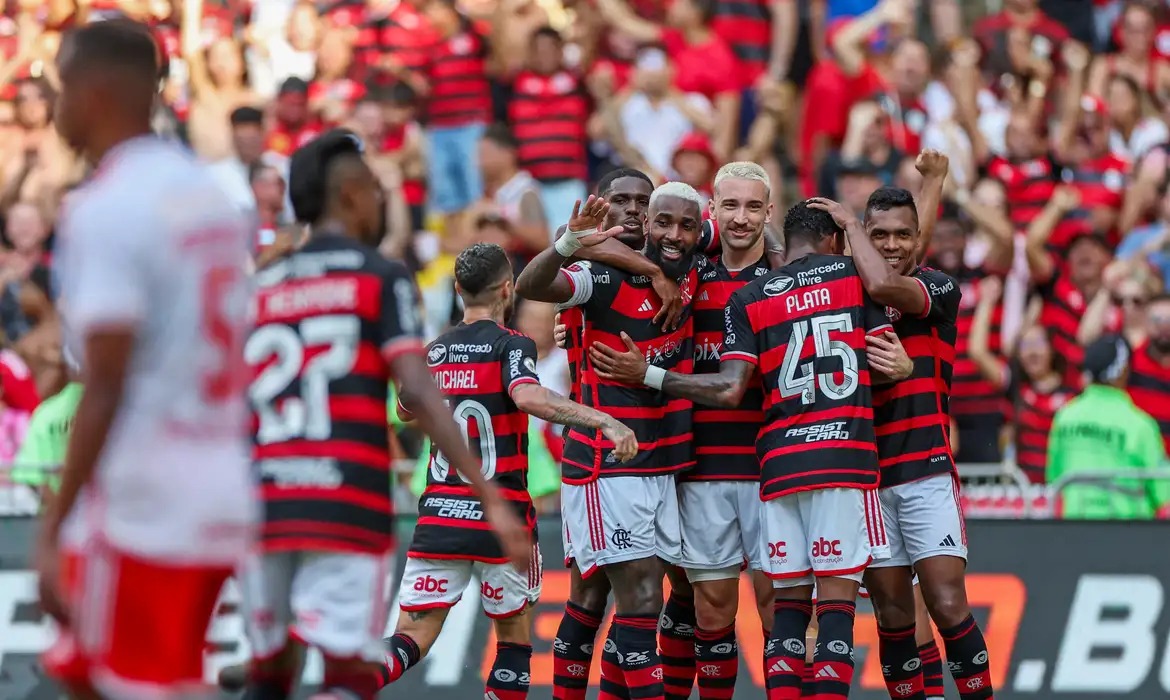 Flamengo, por sua vez, foi a 66 pontos e reassumiu a terceira posição