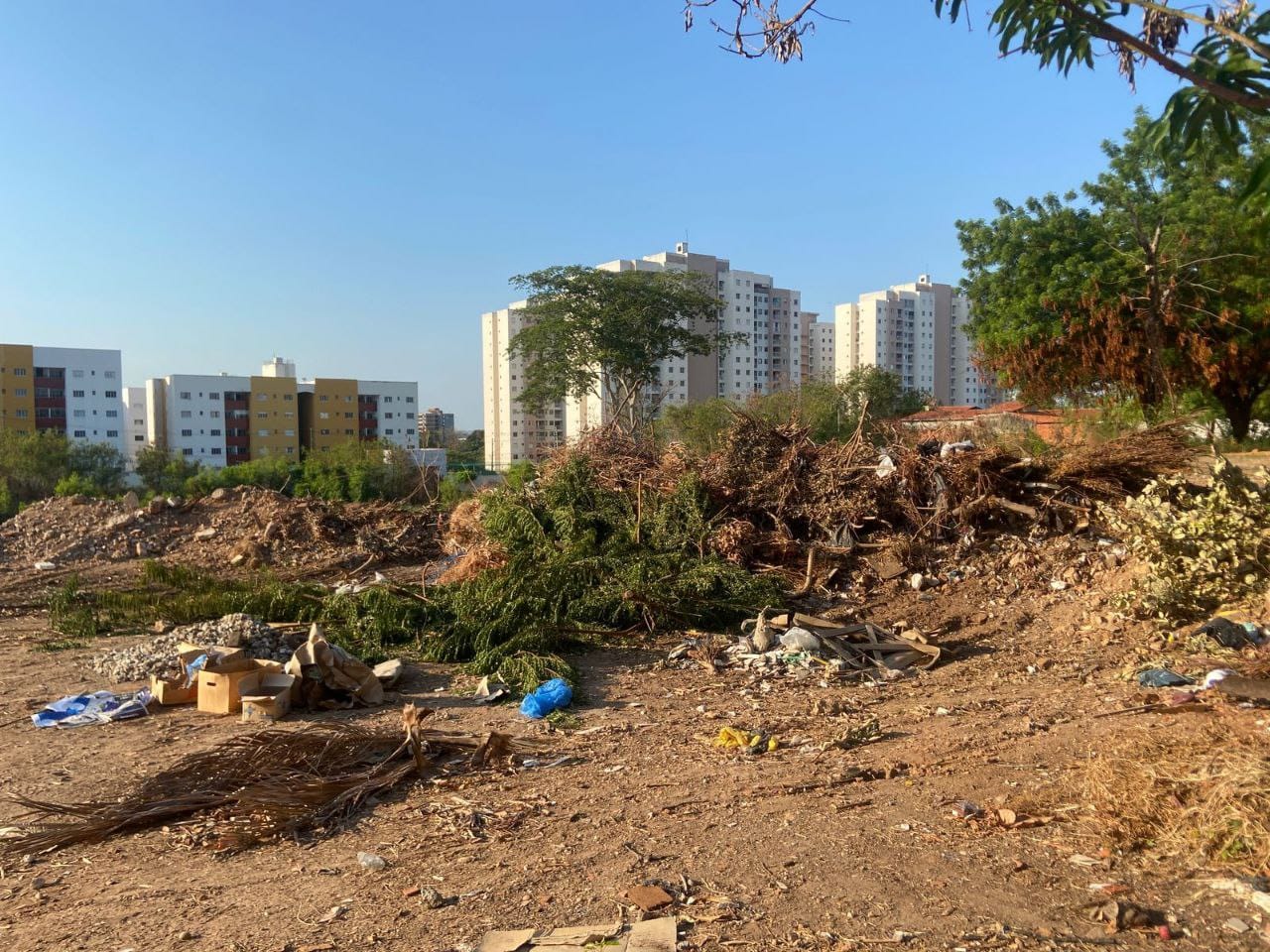 Lixão na zona leste