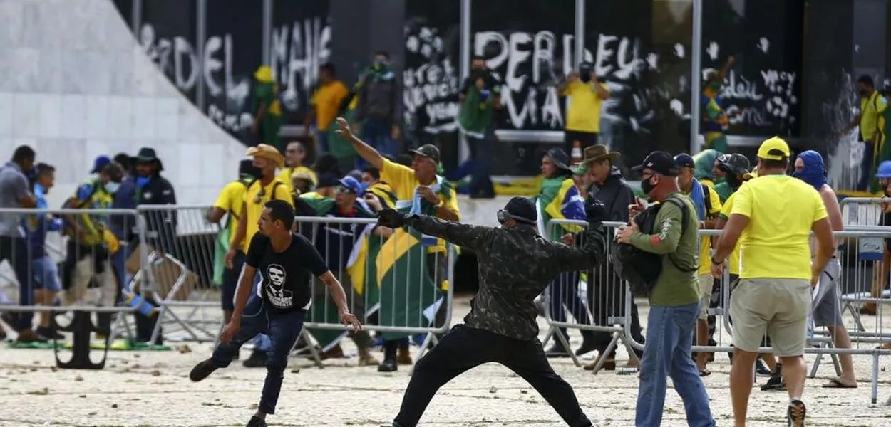 Atos golpistas de 8 de janeiro