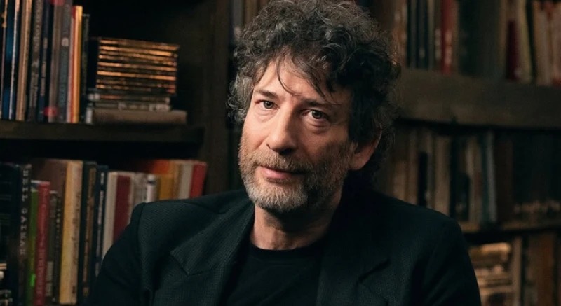 Neil Gaiman e ex-mulher são processados por estupro e tráfico humano