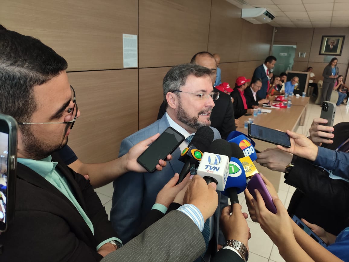 Fábio Novo participou de sessão solene na Câmara de Teresina para homenagear os 45 anos do partido