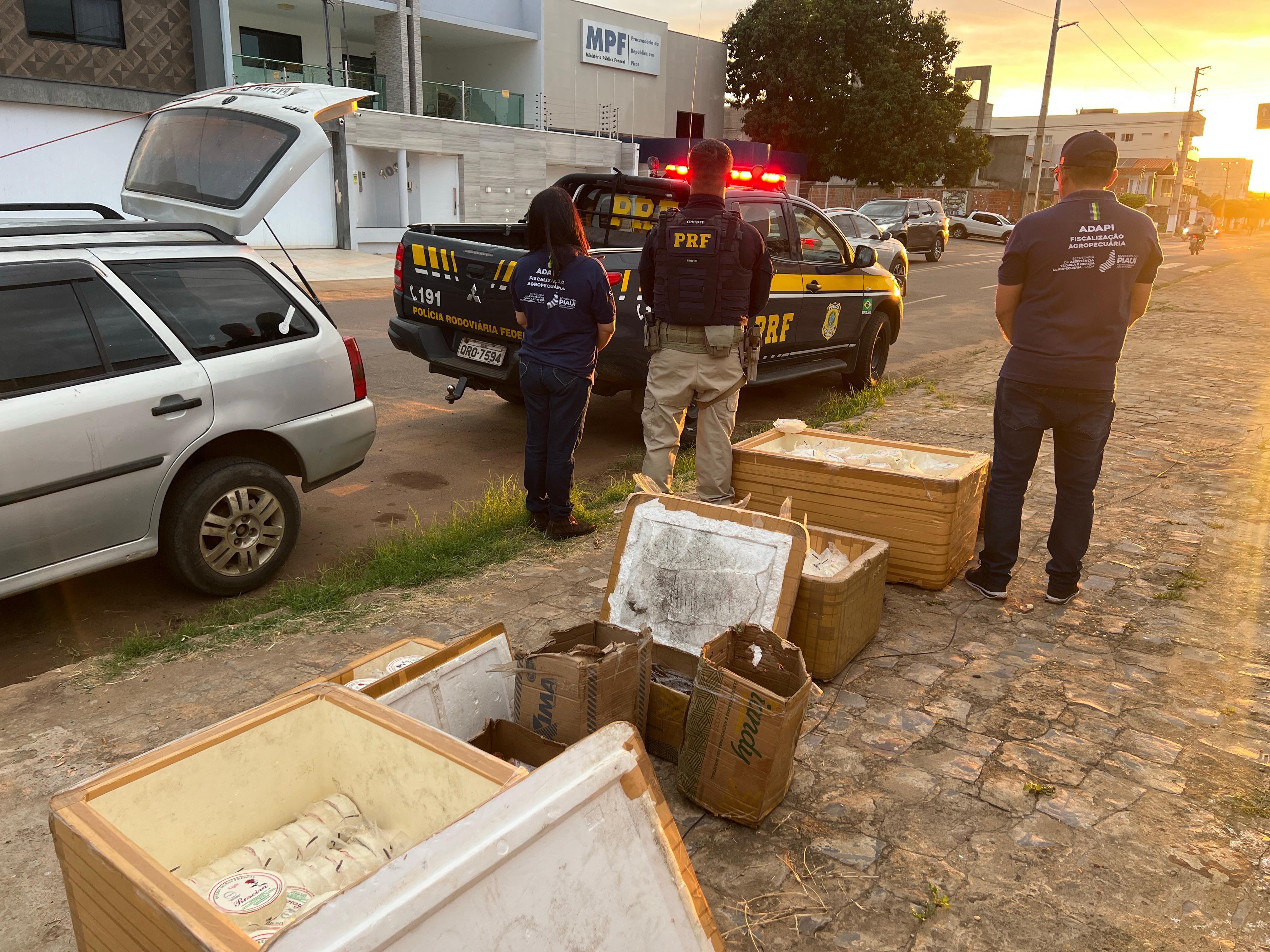 Cinco homens foram presos, eles também portavam pequenas quantidades de cocaína e maconha