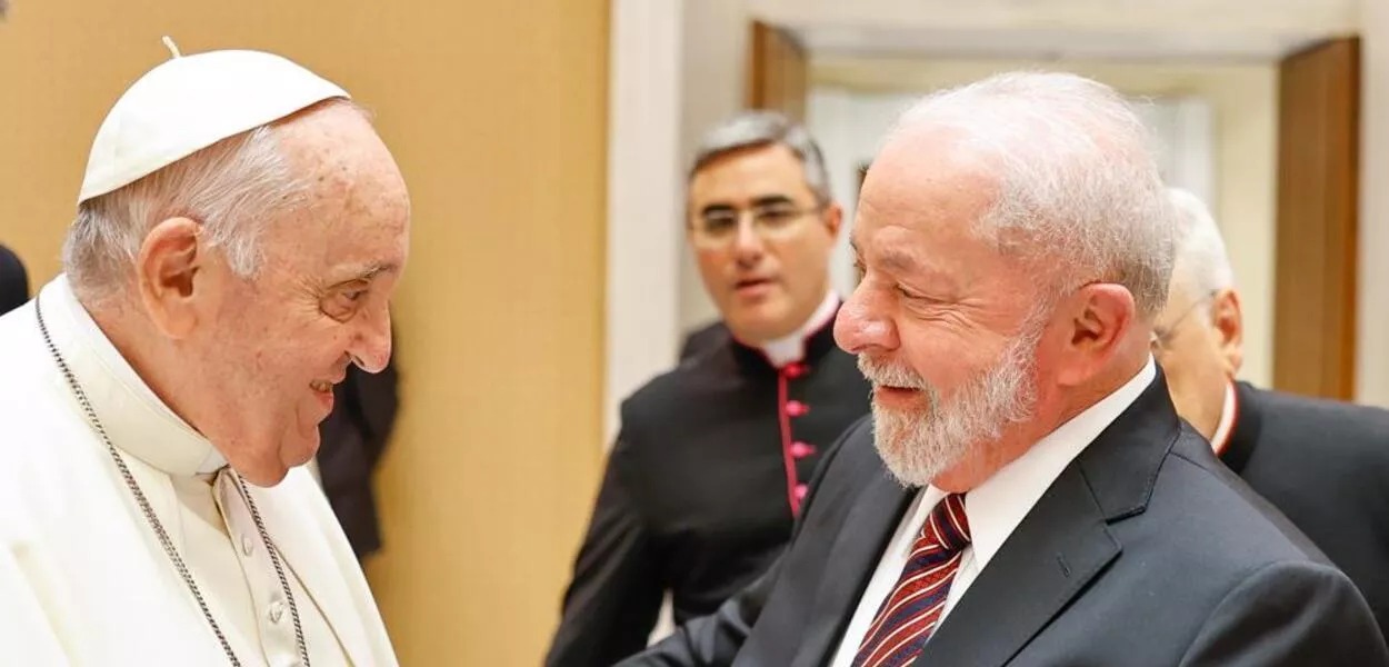 Lula organiza missa pela saúde do papa Francisco em meio a quadro crítico de pneumonia