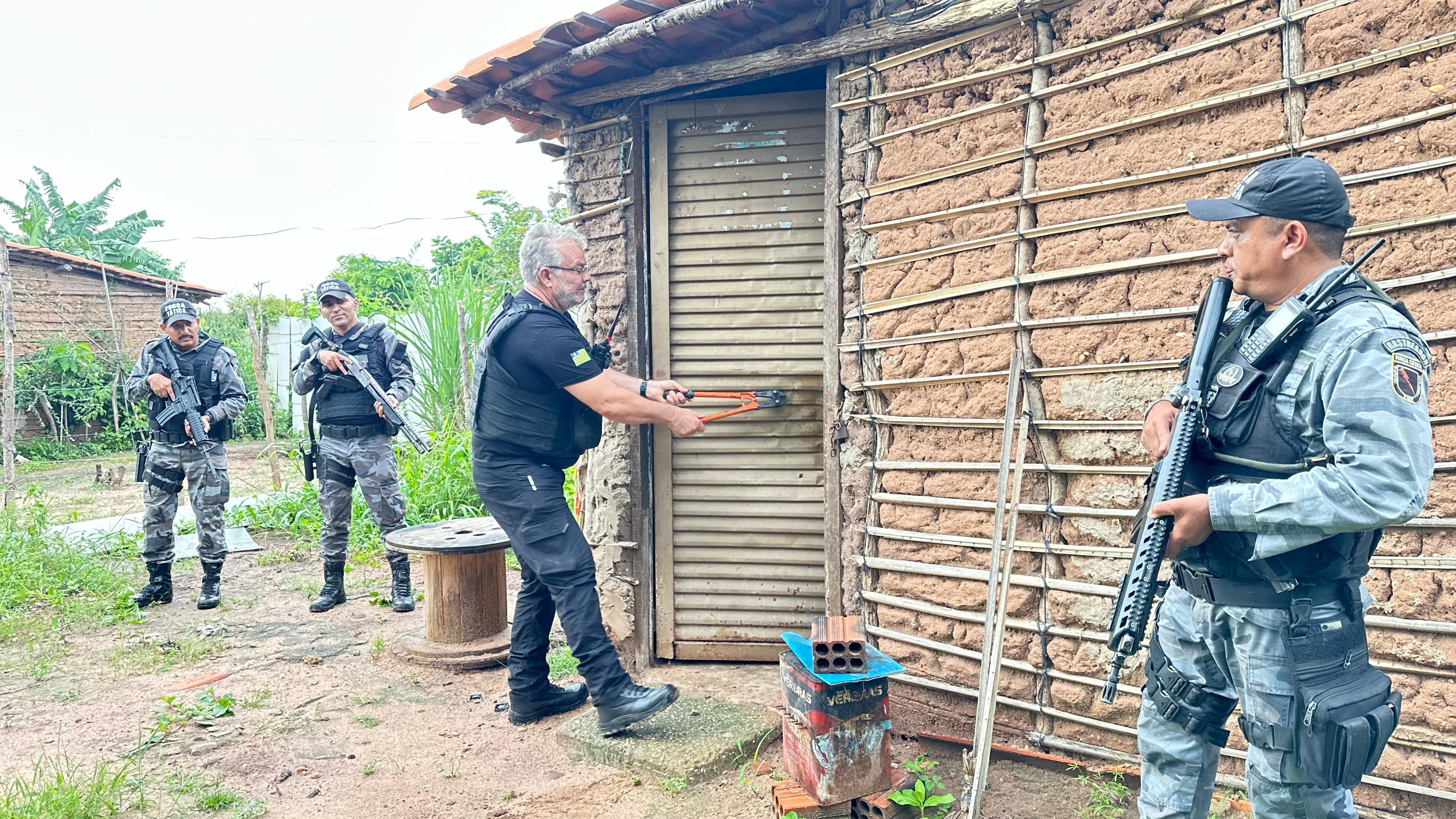 Mais de 500 policiais civis atuam na operação