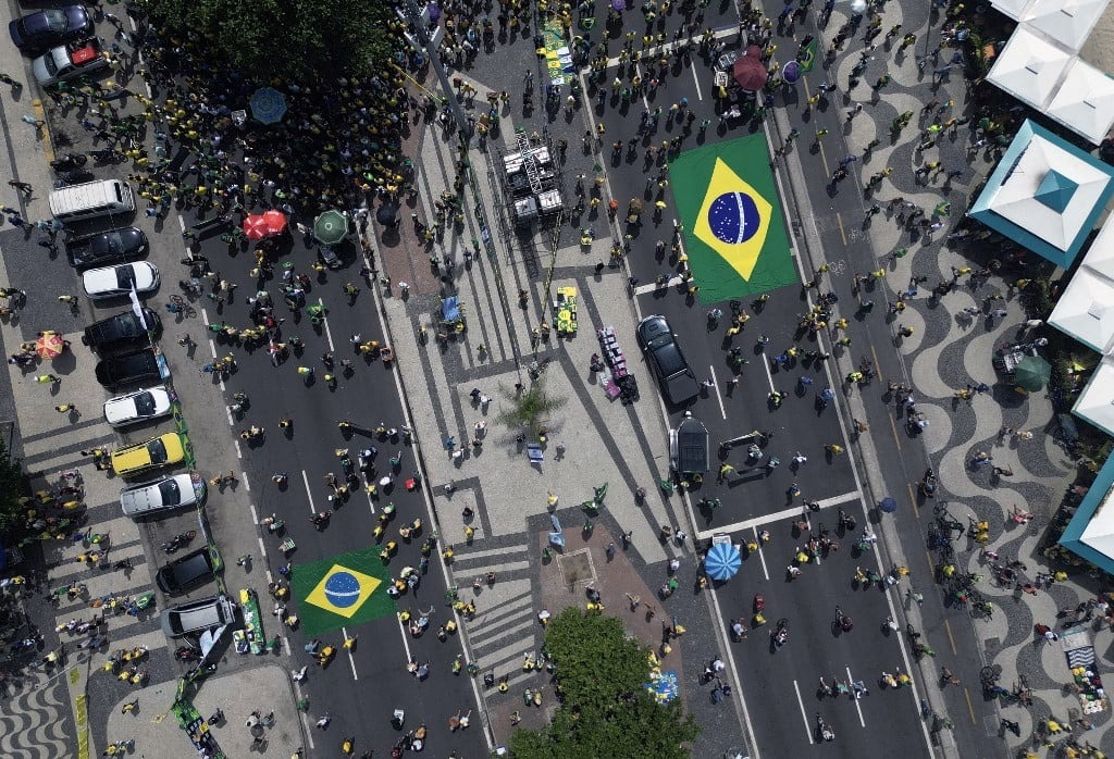 Vista aérea da manifestação promovida por Bolsonaro em Copacabana (RJ), em 16 de março de 2025