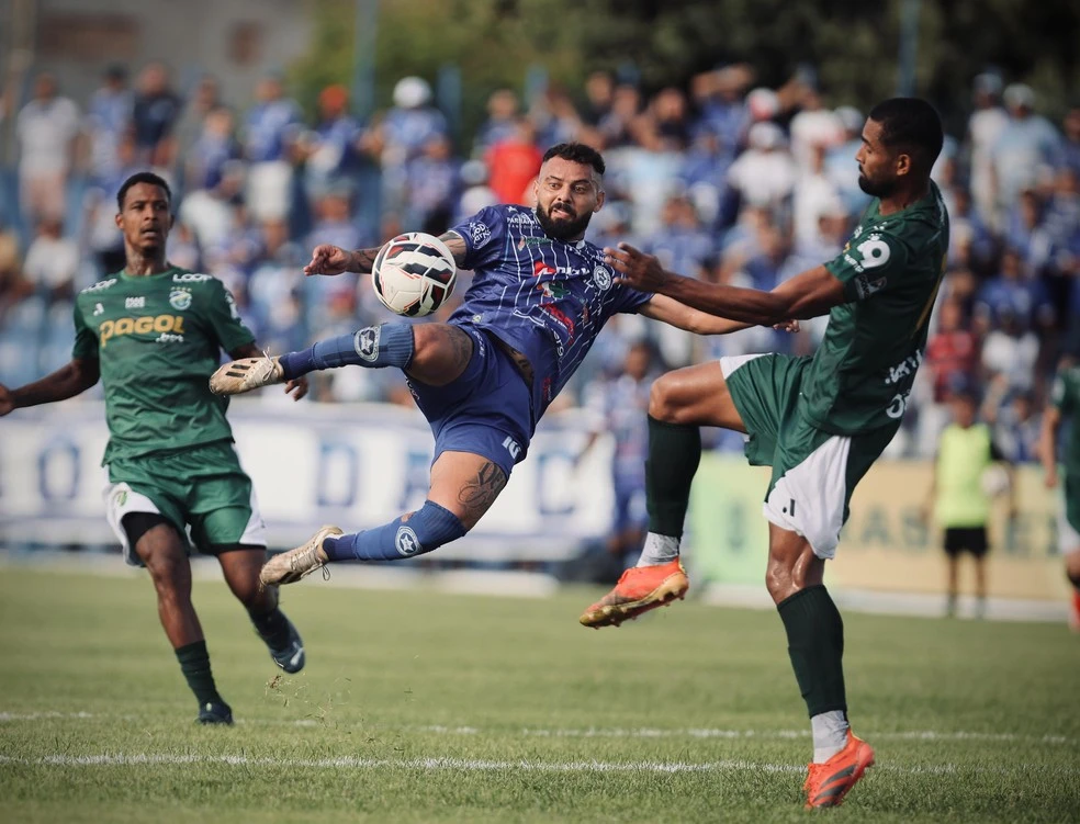 Altos defende liderança em clássico decisivo com o Parnahyba