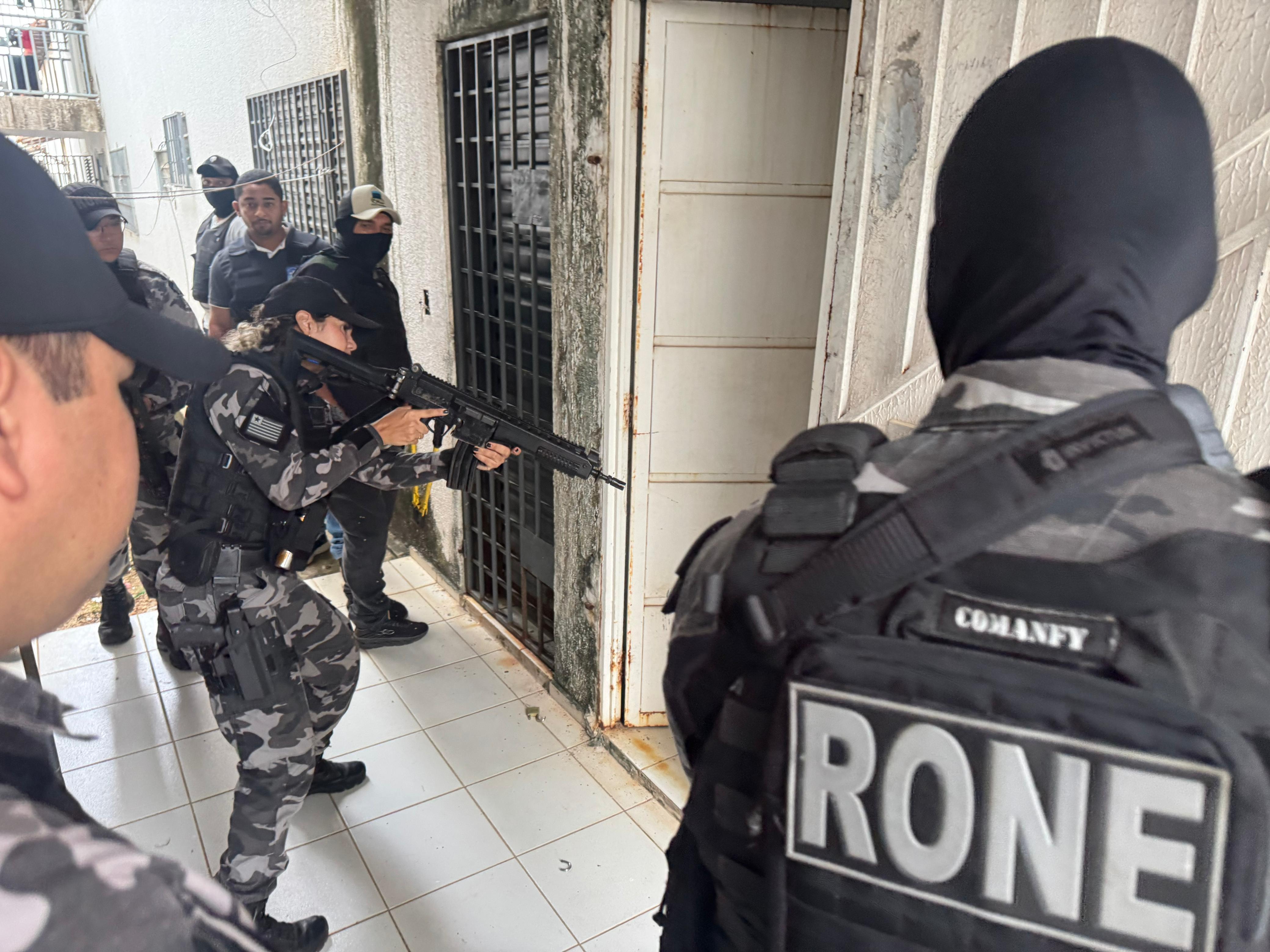 Criminosos usavam os imóveis como esconderijos, depósitos de drogas e pontos de comercialização de entorpecentes