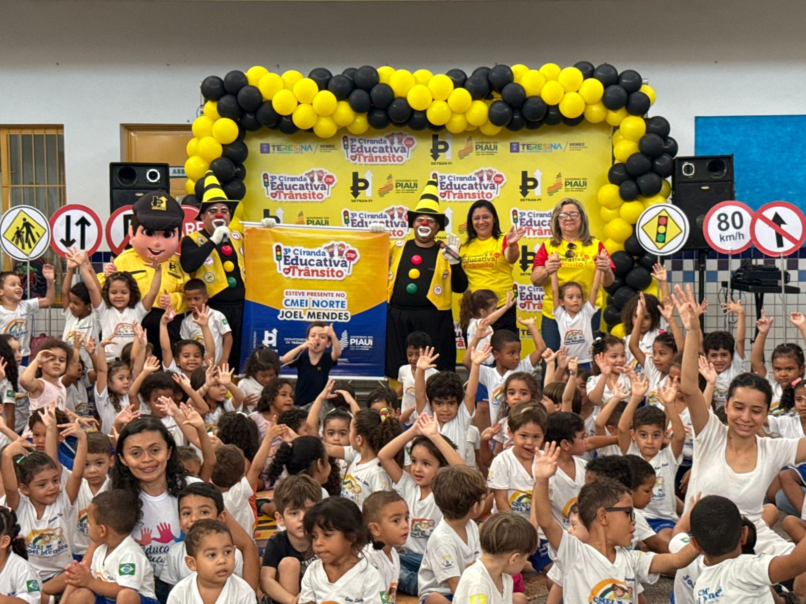 Atividades interativas promovem educação para o trânsito em crianças de 4 a 8 anos da rede municipal de ensino
