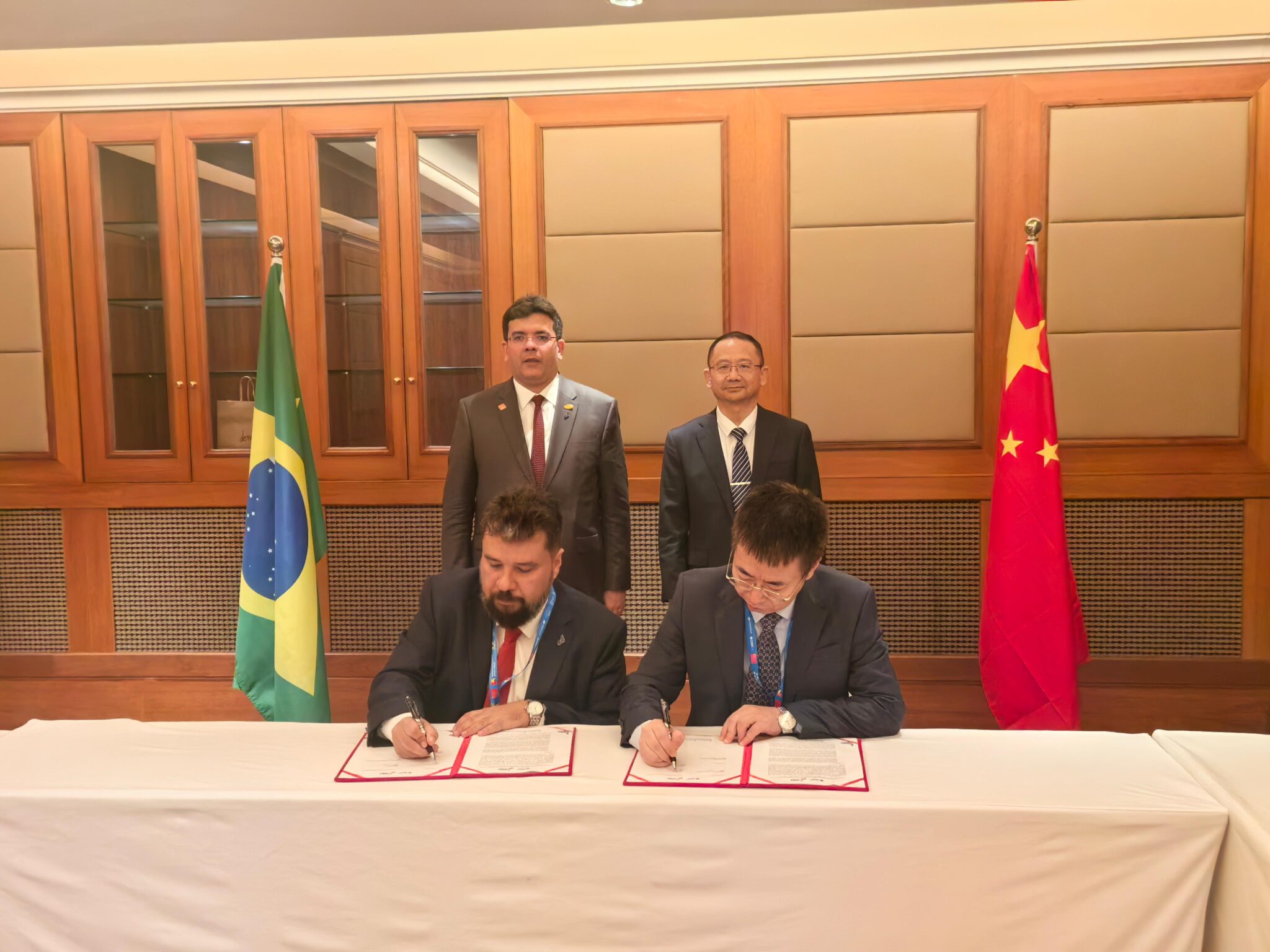 Rafael Fonteles esteve em missão internacional na China, acompanhando o presidente Lula