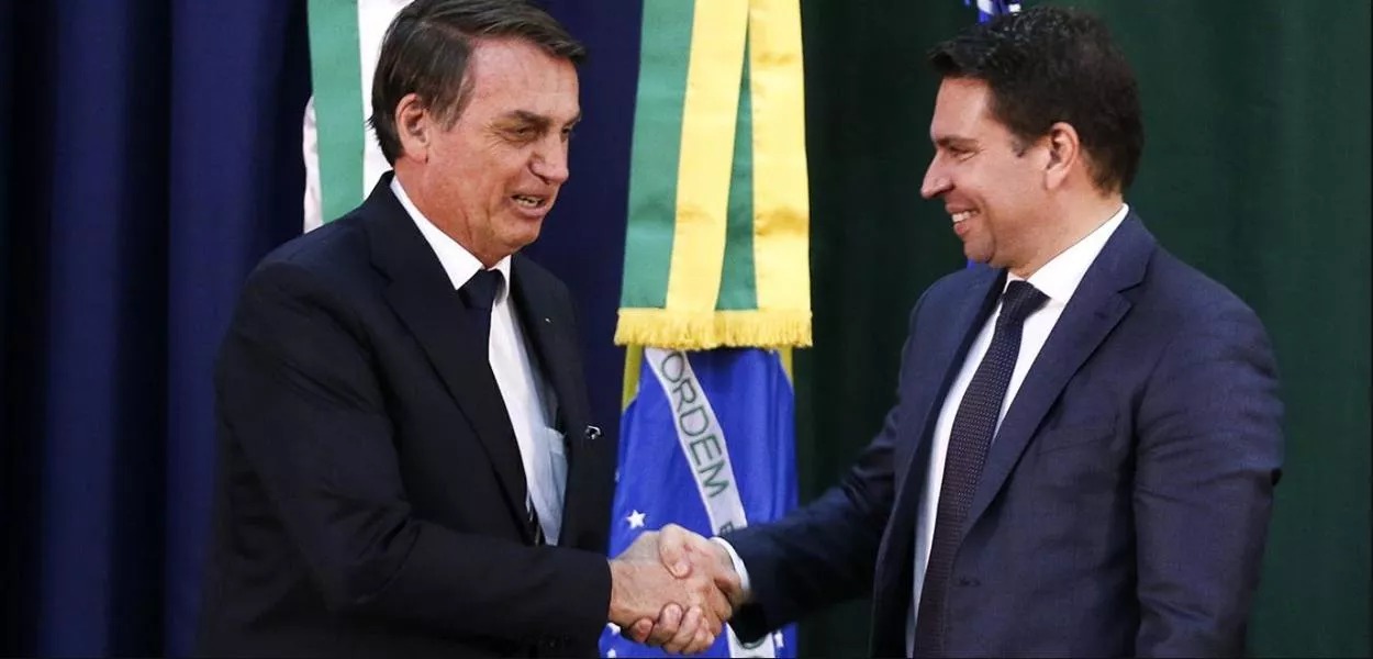 air Bolsonaro (à esq.) e Alexandra Ramagem estão entre os nomes na articulação do plano golpista nas Eleições de 2022