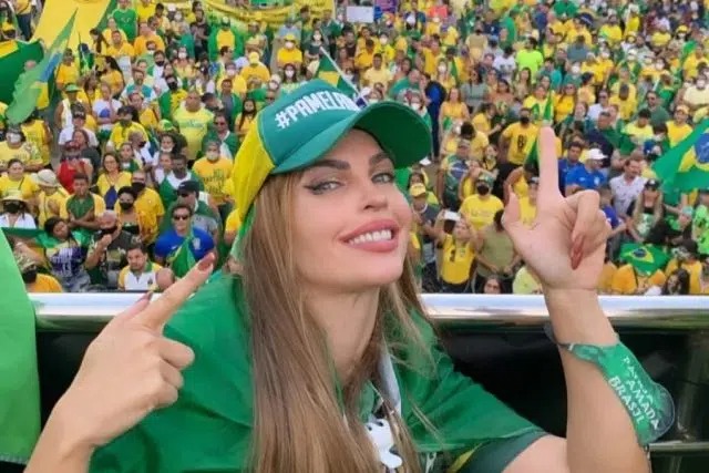 Pâmela Bório