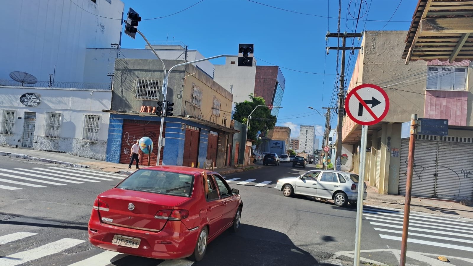 Instalação de sinalização semafórica na Avenida Campos Sales