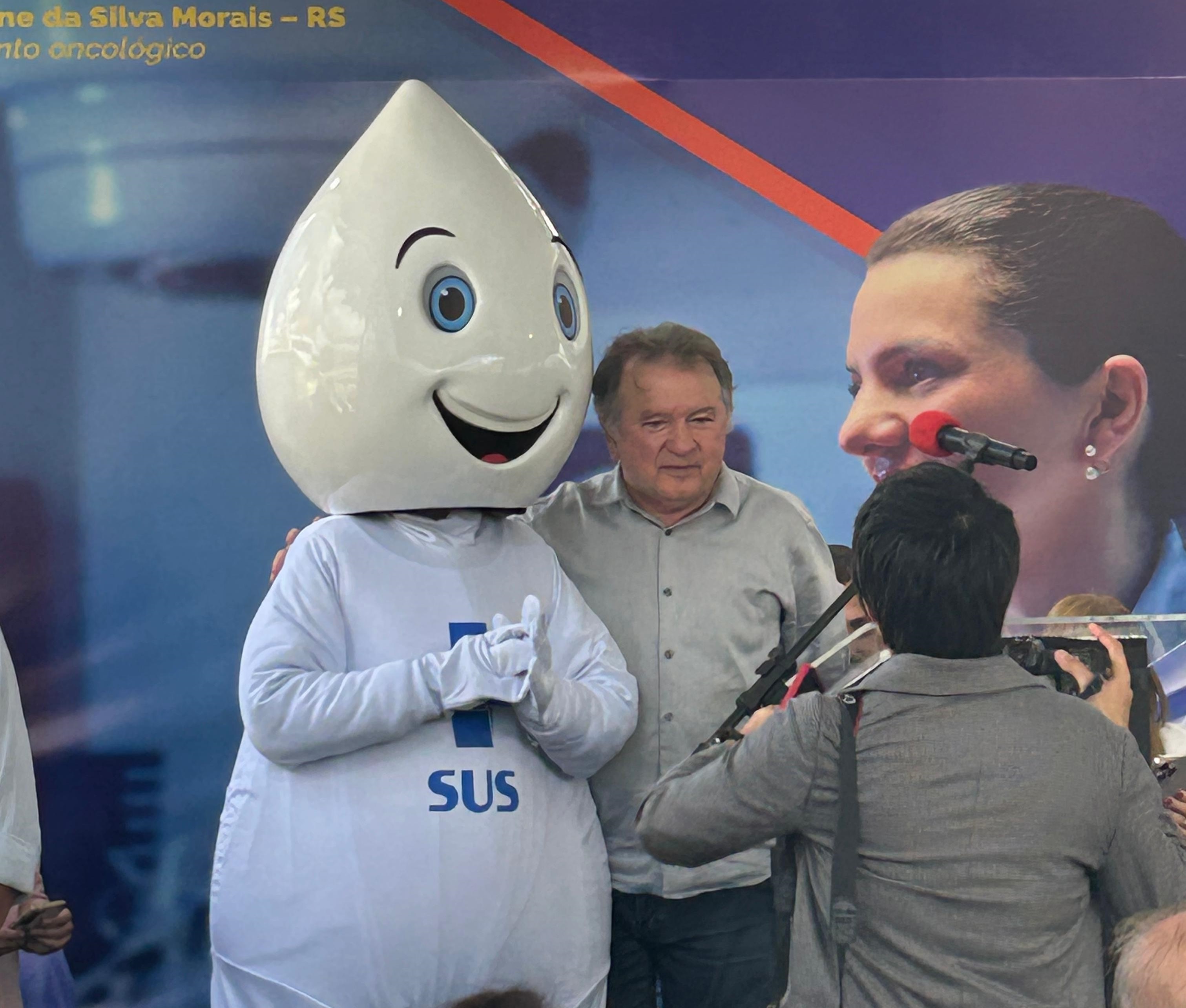 Deputado federal Merlong Solano participa de inauguração do novo acelerador linear do HU-UFPI