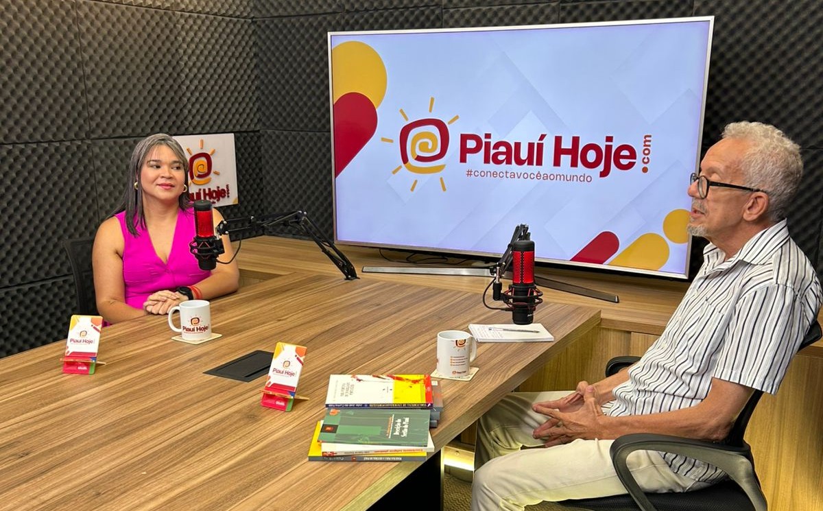 Gilson Caland e a entrevistada Jamila Rocha, no primeiro episódio do Conexão Cultura