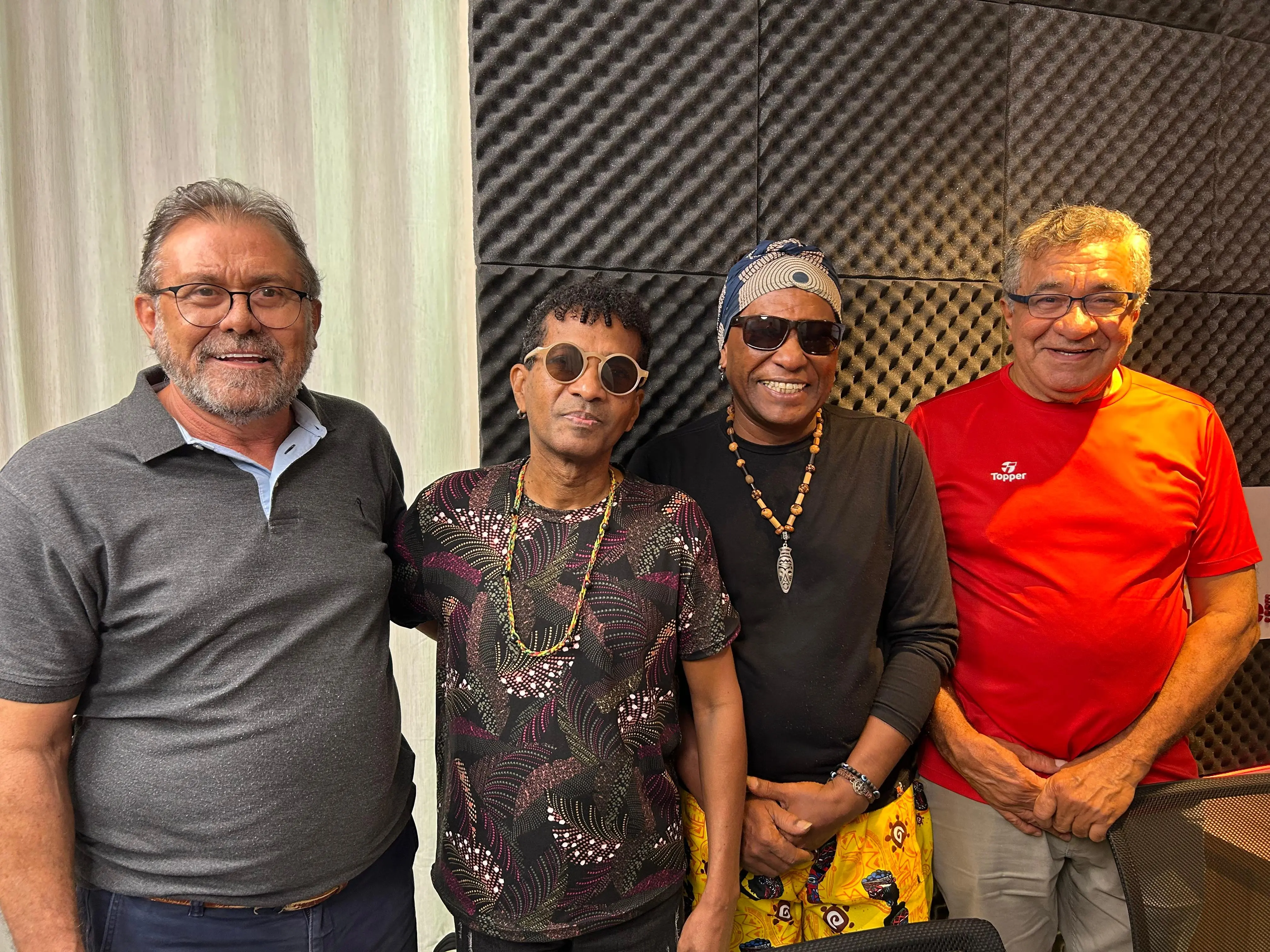 Luiz Brandão, Irmãos Bezerra e Roberto John no estúdio do portal Piauí Hoje