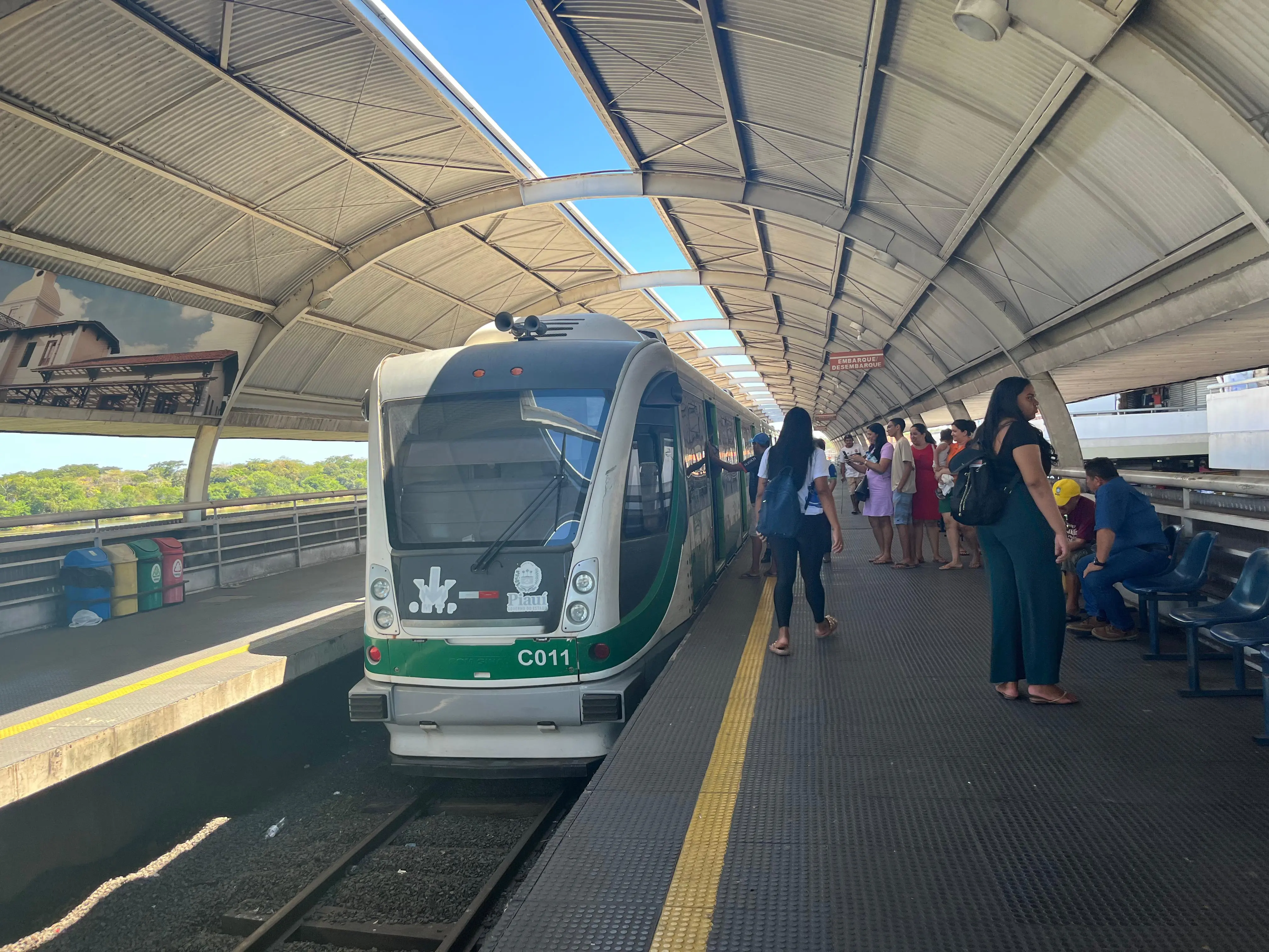 Metrô de Teresina oferece transporte gratuito, conectando Itararé a Dirceu II com modernização e conforto